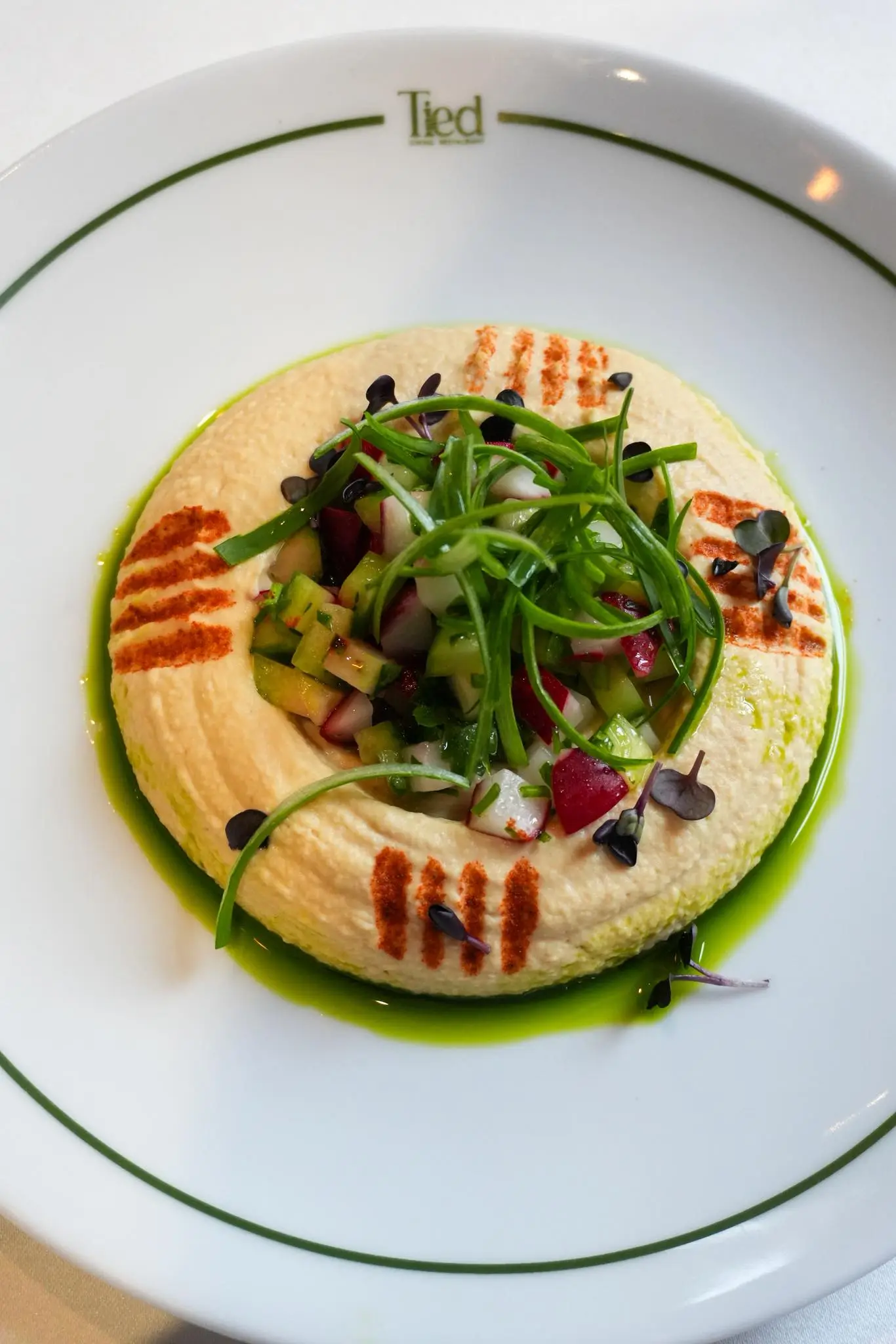 Humus cu salsa de legume